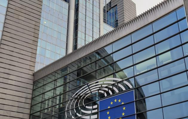 Image of EU flag on a building